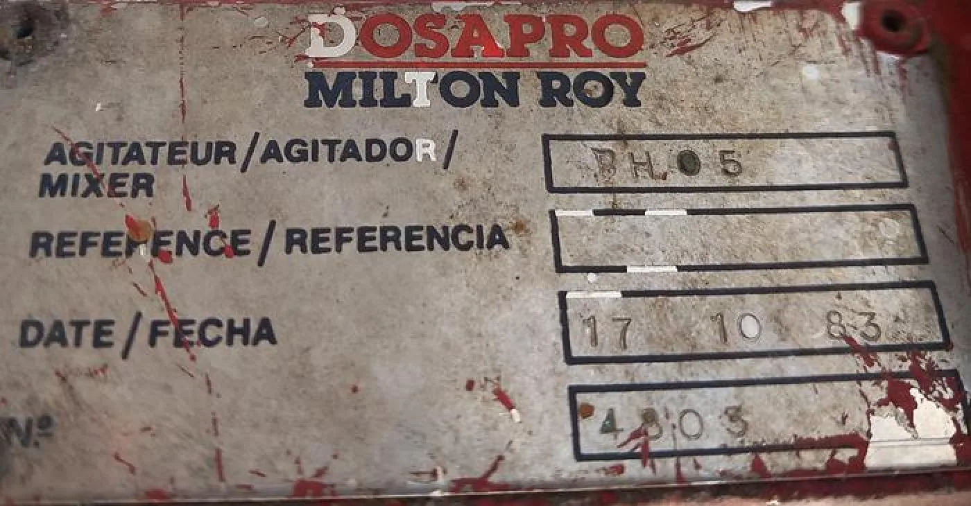 Reservatório de inox com misturador - 2