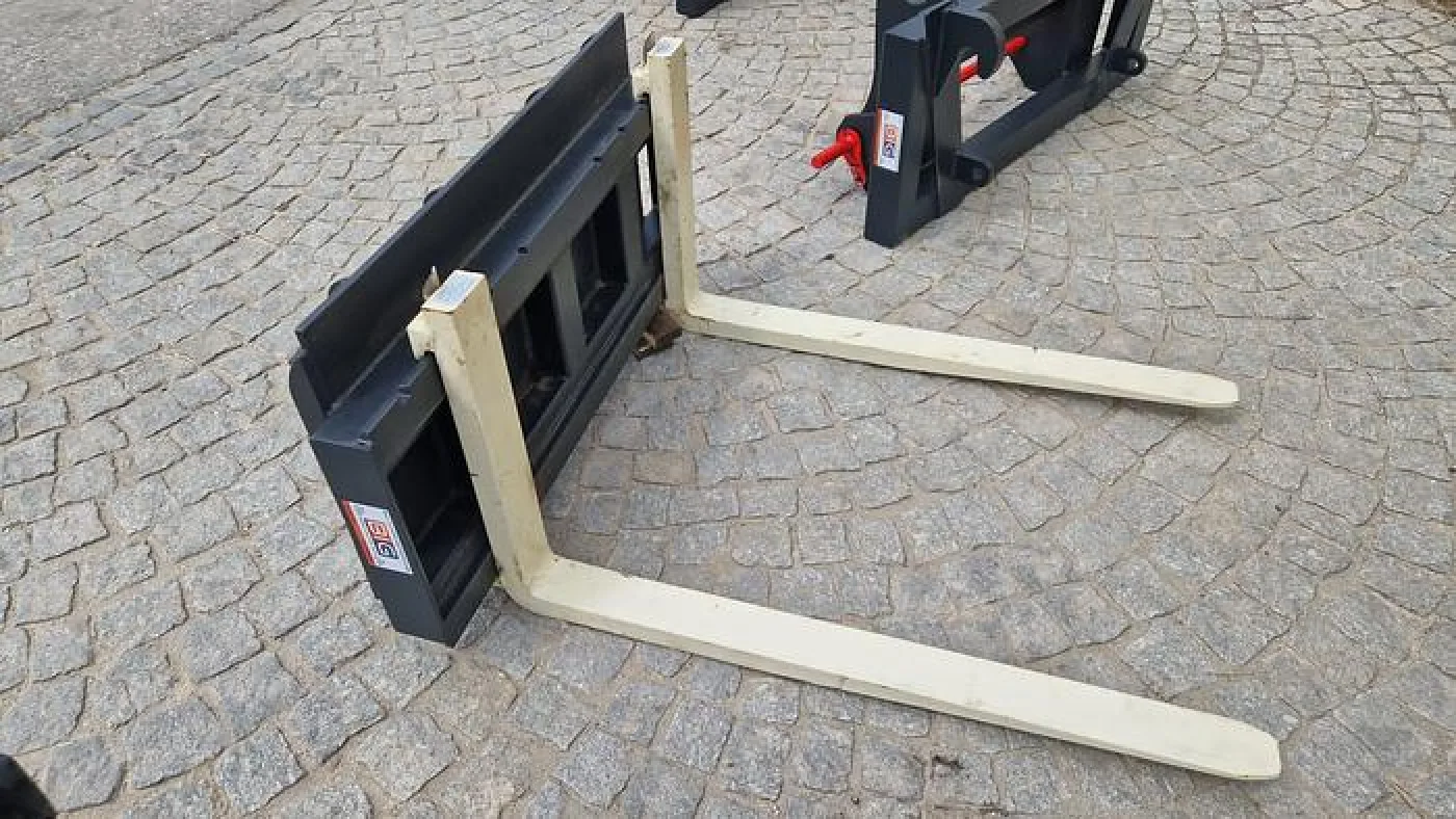 BIG Palettengabel 2 t mit Bobcat 90 cm Aufnahme - 1