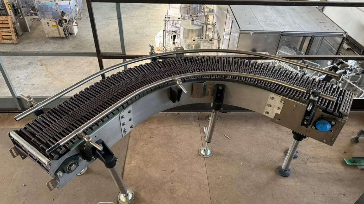 CURVED ROLLER CONVEYOR PREDISPOSED FOR MOTORIZATION, WITH MOTORIZED PLASTIC CHAIN AND TRANSPORT ROLLERS, SECOND-HAND EQUIPMENT - 1