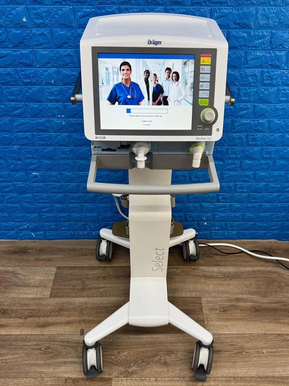 Drager Savina 300 Ventilator with low 803 Hours YOM: 2020