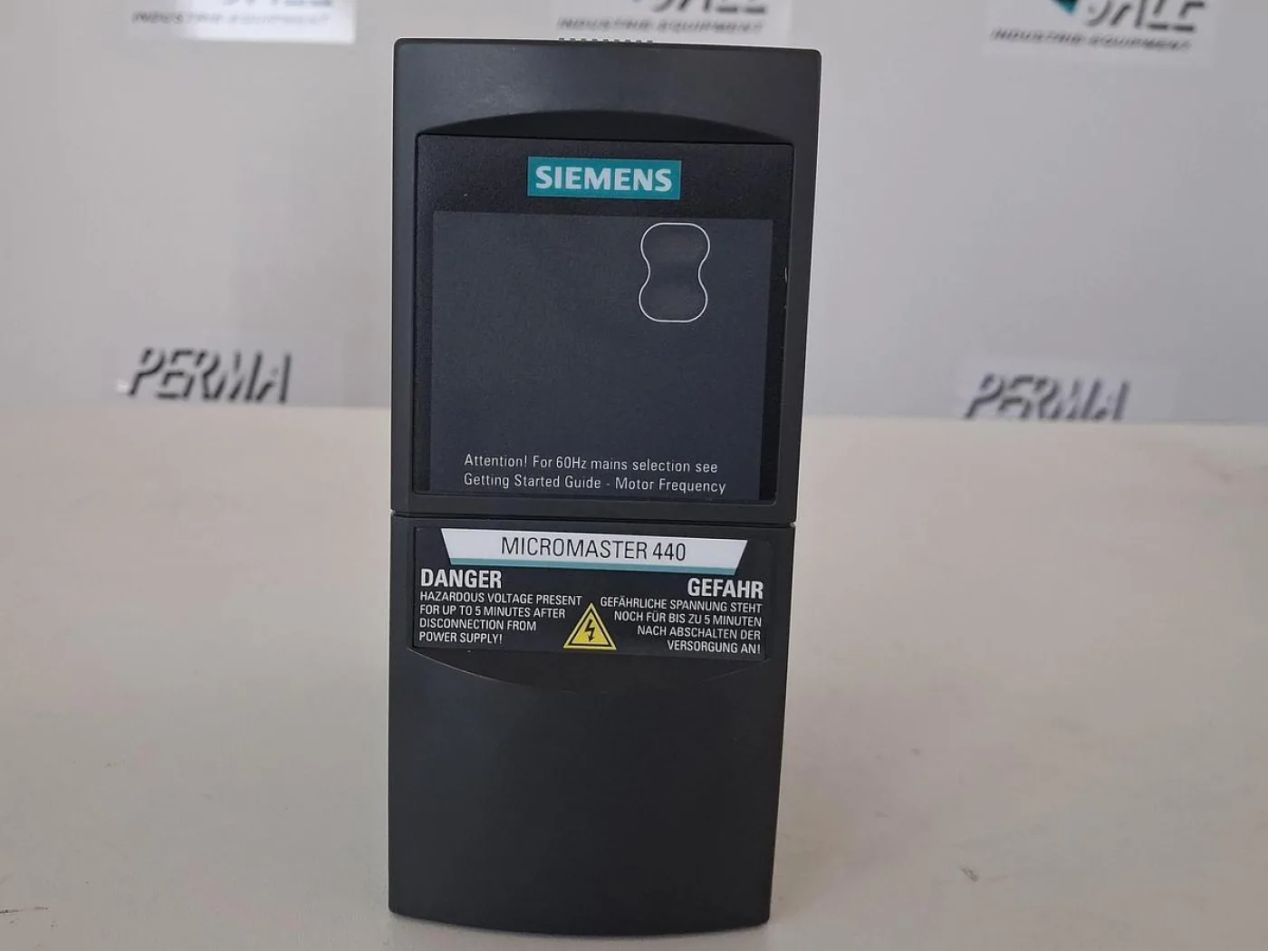 Siemens MICROMASTER MM440 Frequenzumrichter 6SE6440-2UB11-2AA1 - 1