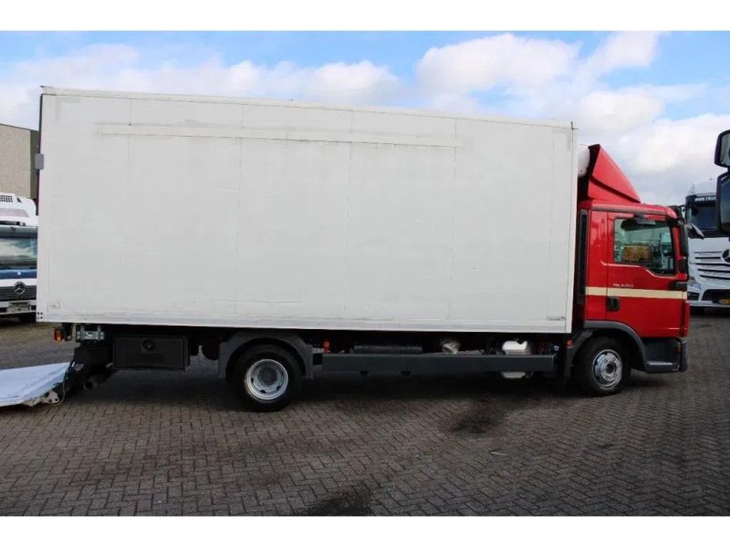 MAN Tgl 8.220 + Manual + Euro 6 + Lift