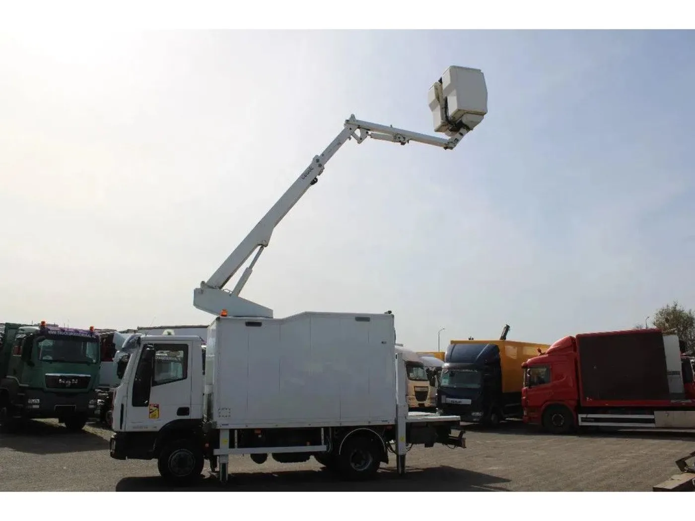 Iveco Eurocargo 120EL18 + COMET 14 METER + EURO 5 - 6