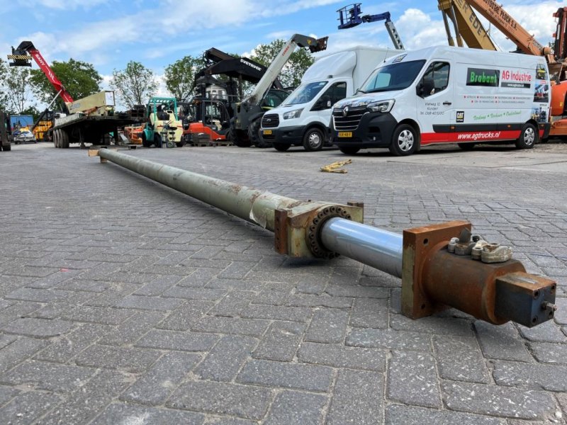 Terex TFC45 BOOM CYLINDER