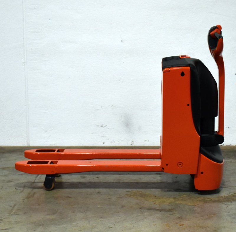Niederhubwagen Linde T 16 1152 (2015)