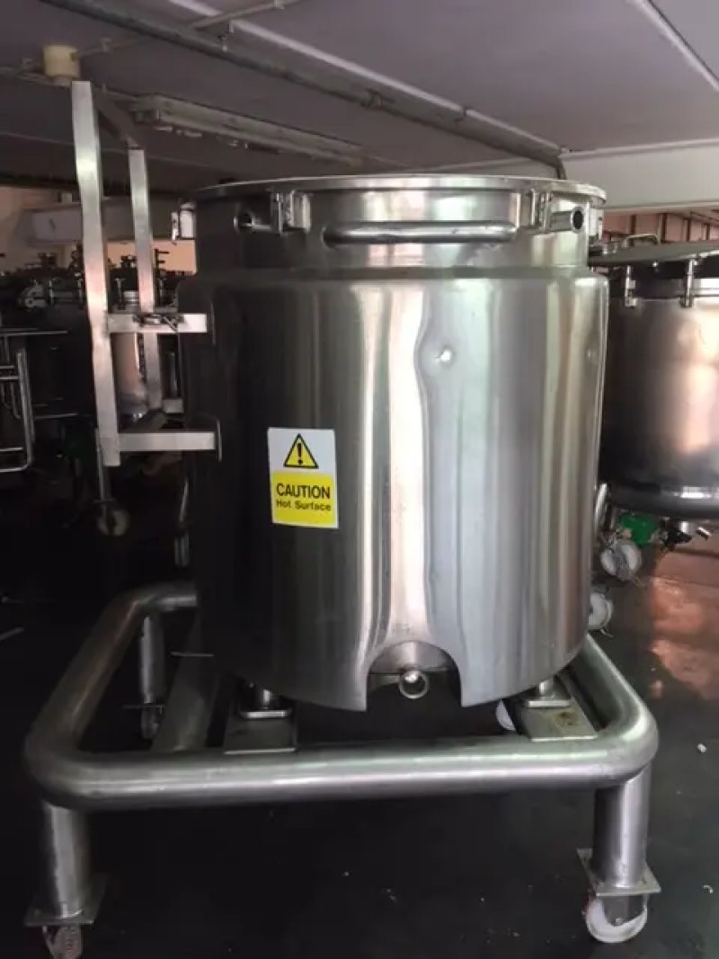 USED 316L STAINLESS STEEL TANK 500 LITERS