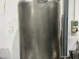 2.400 LITRES STAINLESS STEEL TANK WITH AGITATION, VACUUM PUMP AND CONTROL PANEL