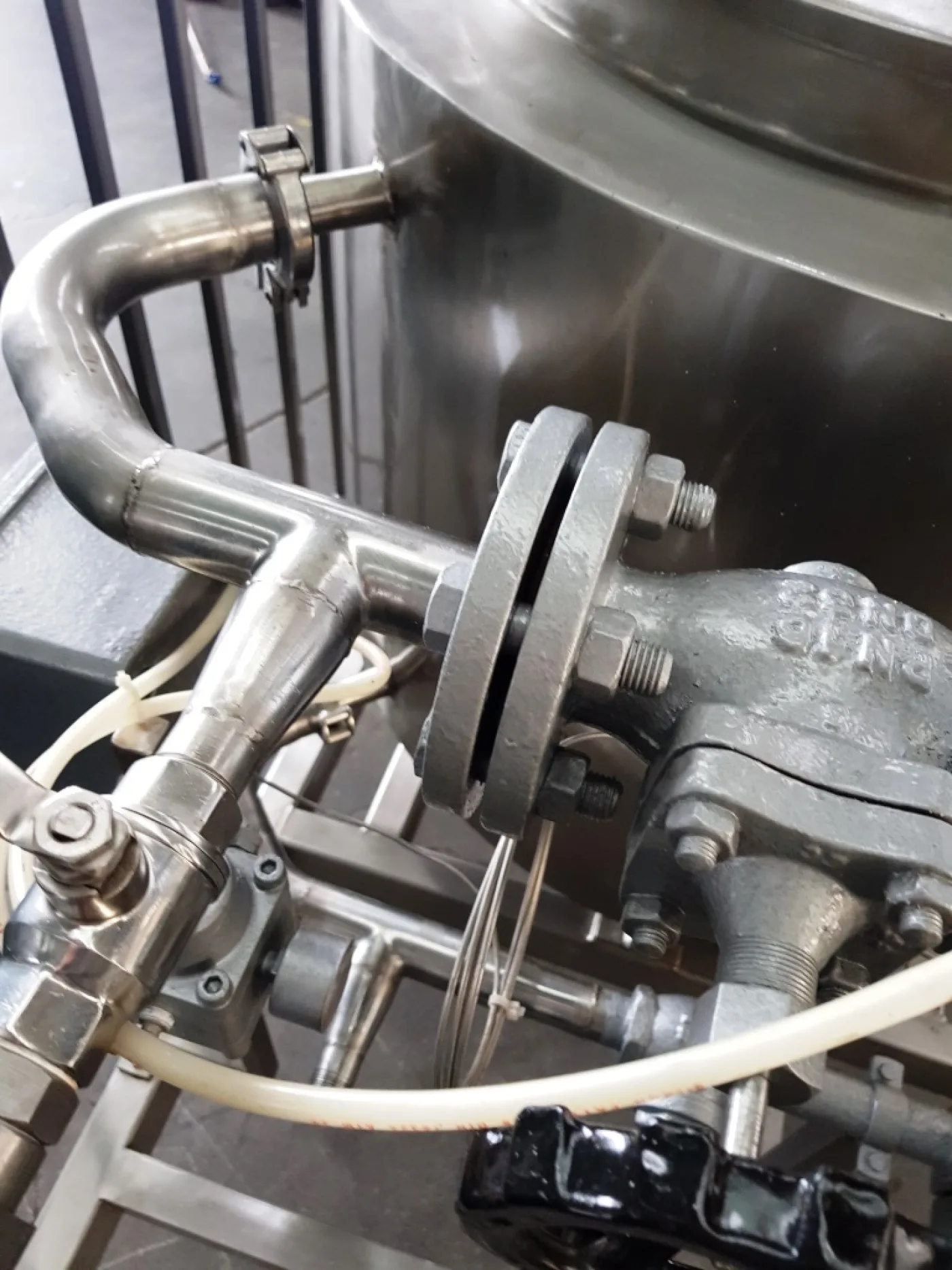 SERBATOIO CARRELLATO INCAMICIATO – TERMOINDUSTRIALE – MOD. 300 L - 3