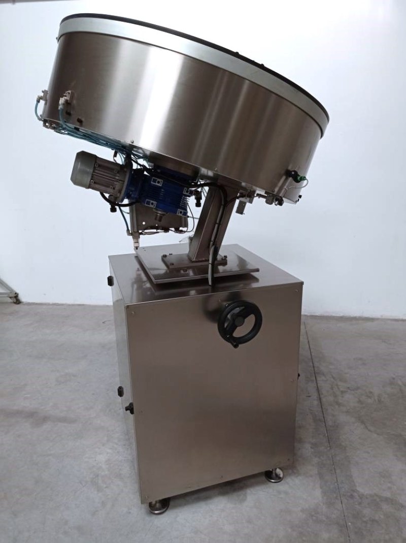ORIENTATORE ALIMENTATORE PER TAPPI – SARG Mod. STM120