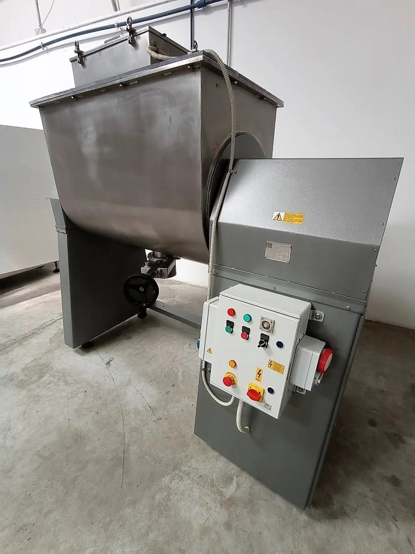 MESCOLATORE A DOPPIO NASTRO – BADO – MOD. DOPPIO NASTRO 750 LT - 7