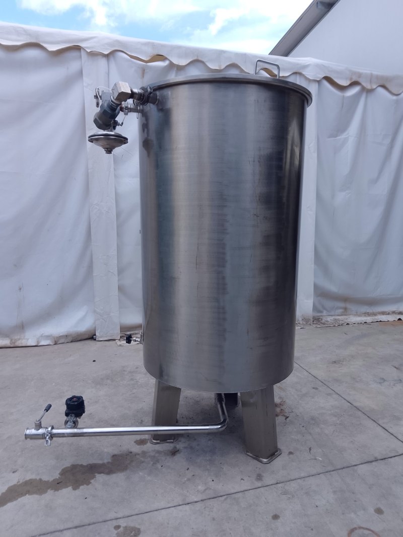 SERBATOIO ACCIAIO INOX 650 L