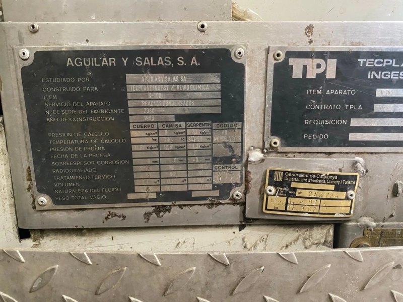 AGUILAR REACTOR AND ROOMS STAINLESS STEEL 316 7,000 LITERS WITH AGITATION AND JACKET + USED DISTILLATION COLUMN