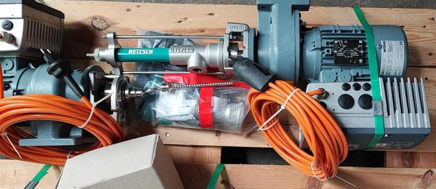 Netzsch Exzenterschneckenpumpe NM003BH06S12F mit Motor - 1