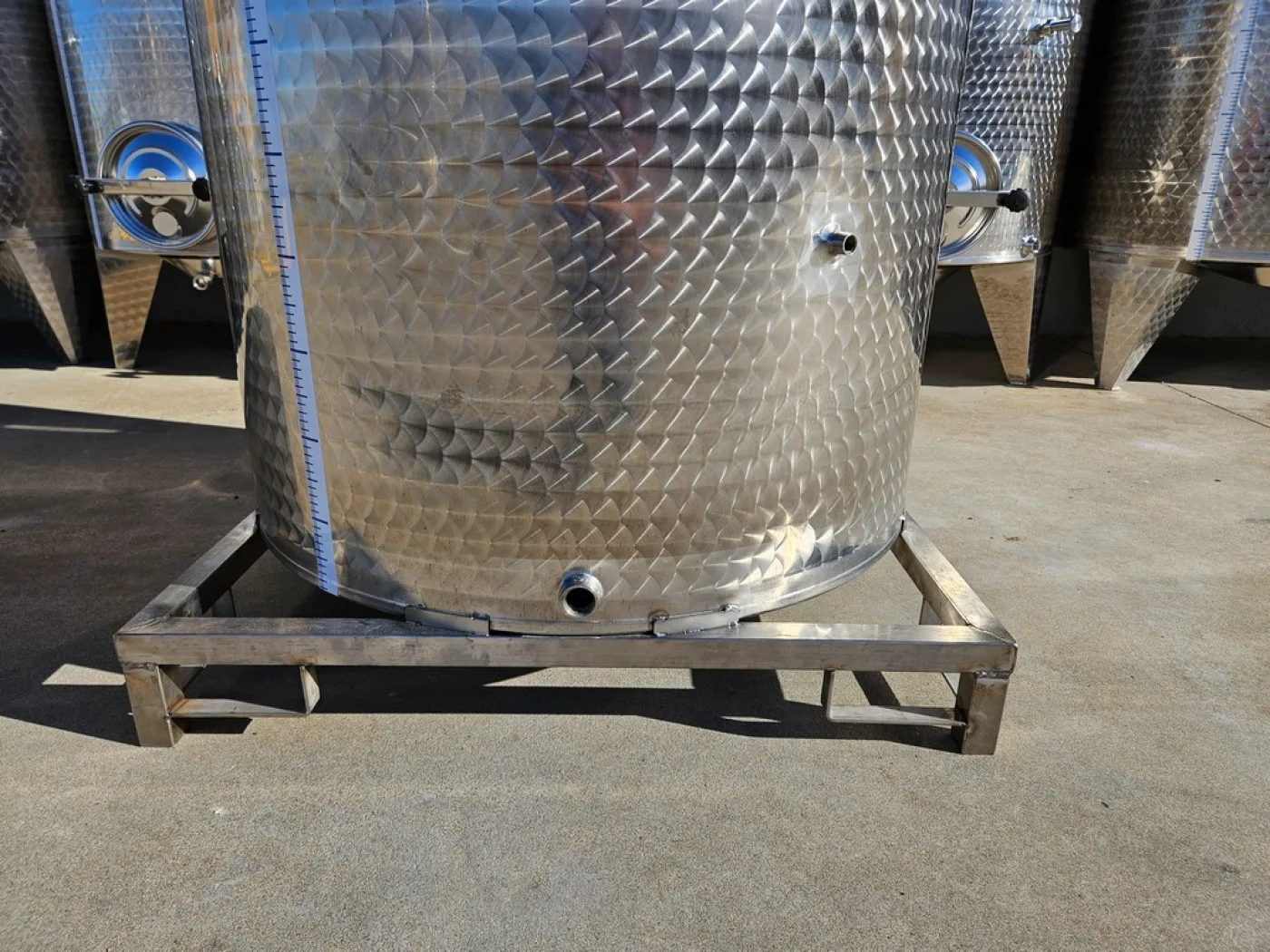 STAINLESS STEEL TANKS CAPACITY 1000, STORAGE MODEL, FLAT BOTTOM WITHOUT LEGS WITH BASEMENT NEW EQUIPMENT - 7