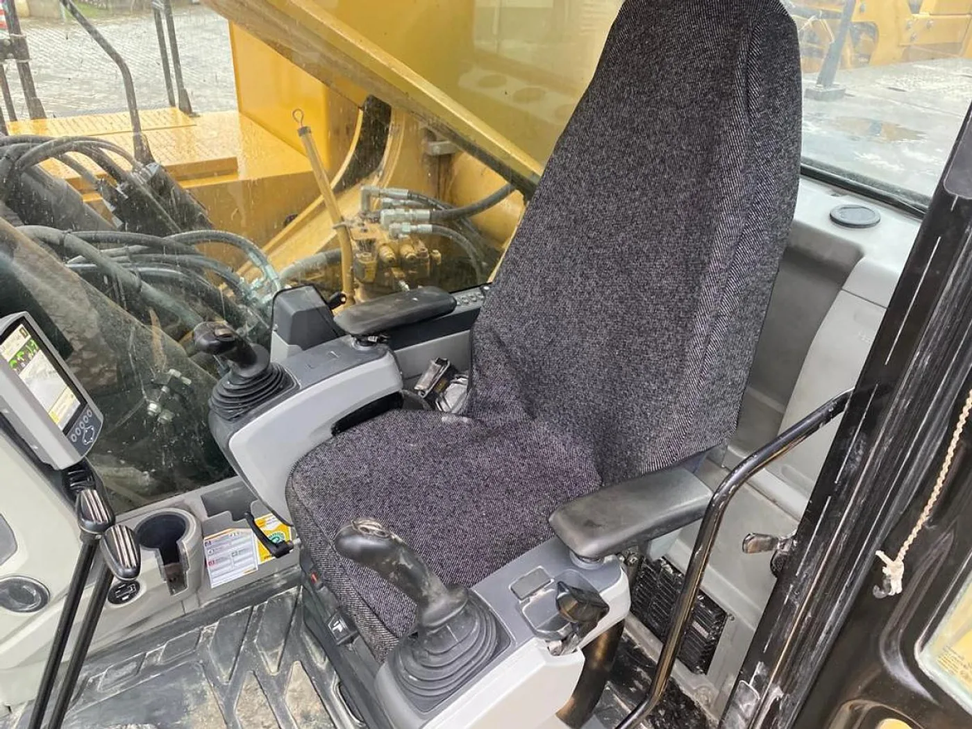 2015 CATERPILLAR 390FL ME - 8