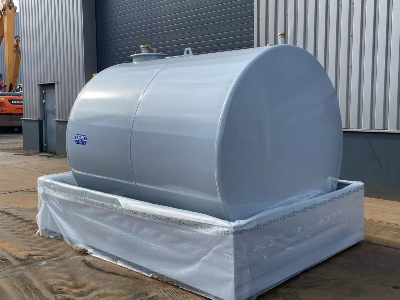 Emiliana Serbatoi TF9/50 9000Ltr fuel tank