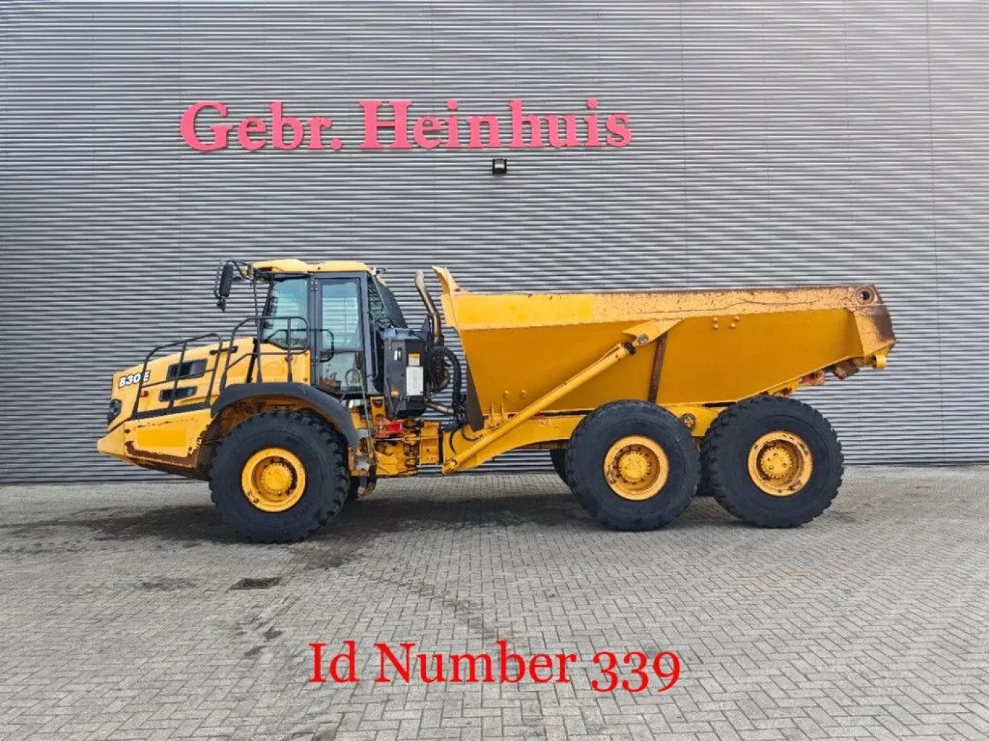 BELL B30E 6x6 - 1