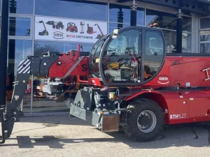 Teleskopstapler Magni RTH 8.27 (2024)