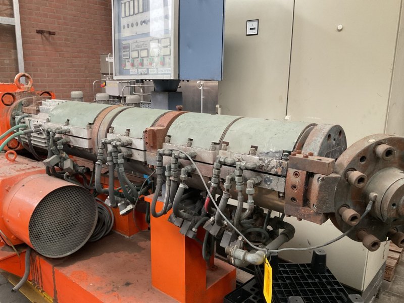 Leistritz ZSE-110 - Double screw extruder