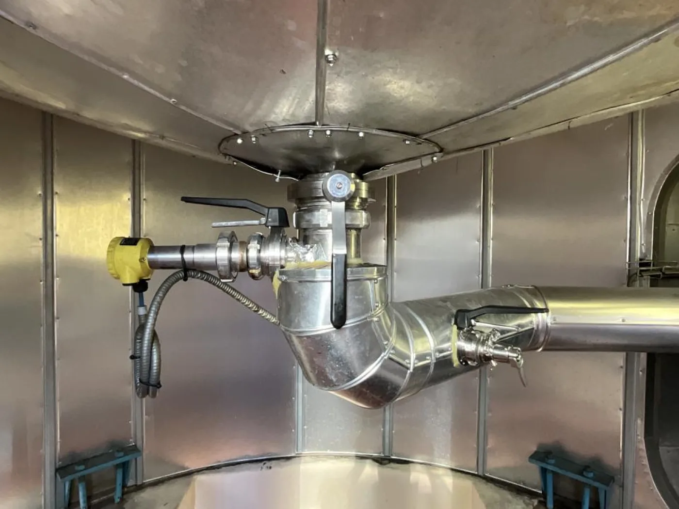 Chaudronnerie Tuyauterie Chaudronnerie Tuyauterie 37000 Litre Vertical Stainless Steel Storage Tank - T1 - 8