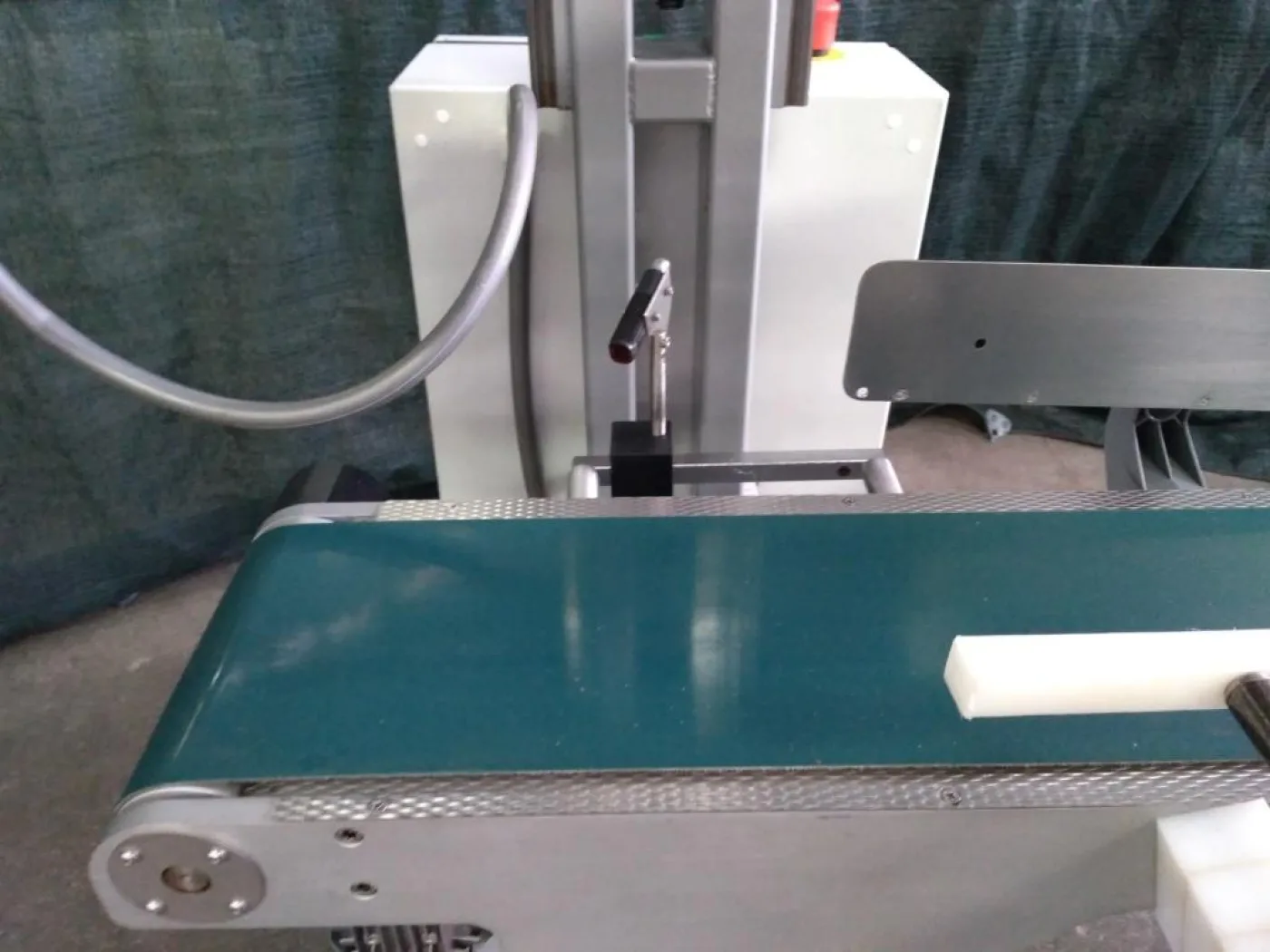 NASTRO TRASPORTATORE MOTORIZZATO SISTEMA ASSEMBLAGGIO CON DOPPIO STRATO – SIEMPHARMA – MOD. NS1000 - 8