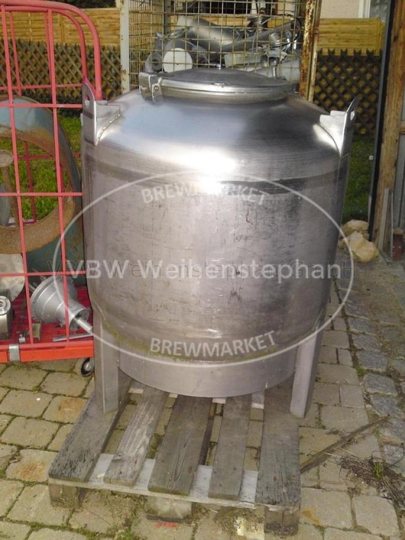 Storage tank