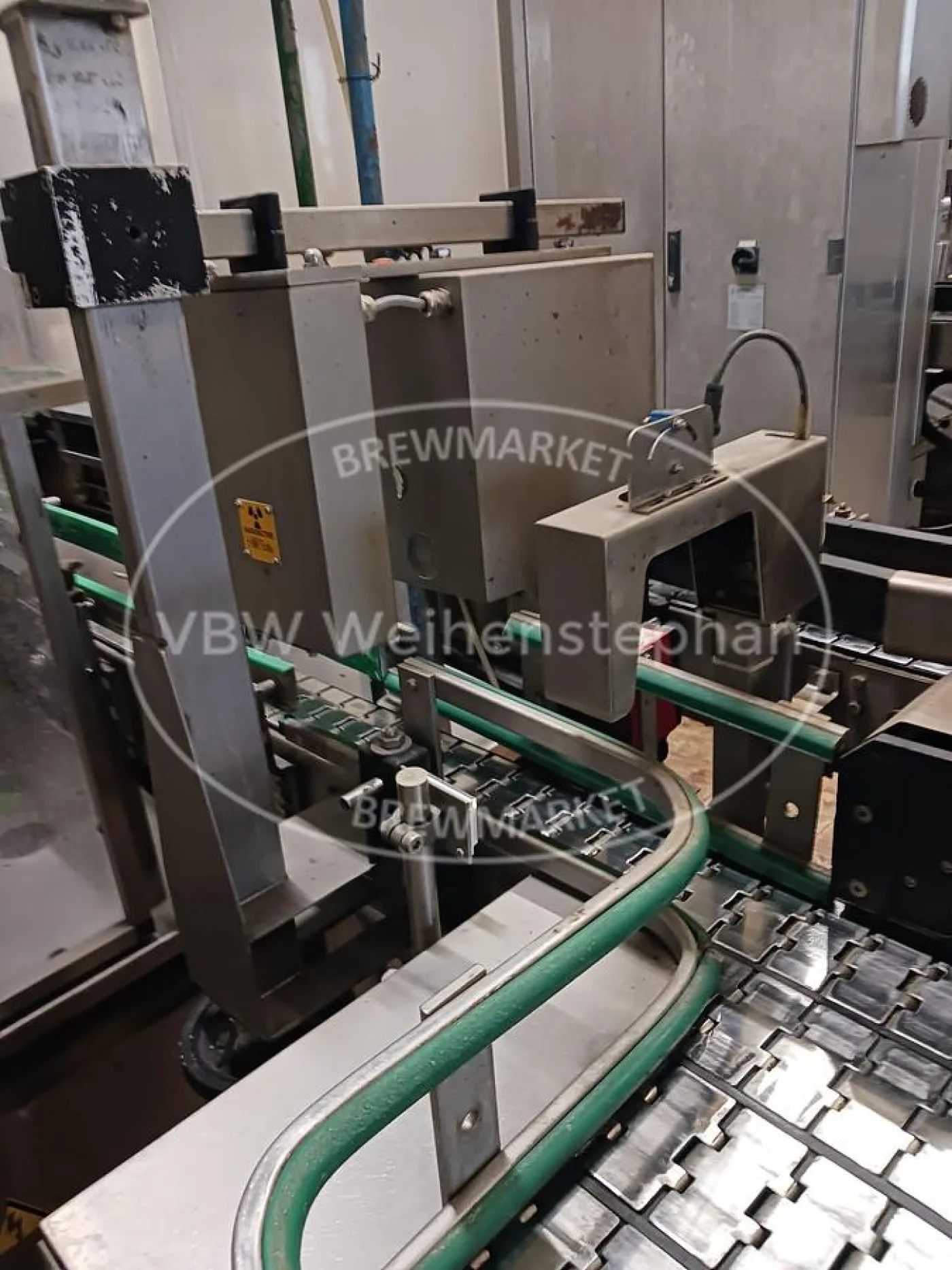 Level, label and closure inspection - 2