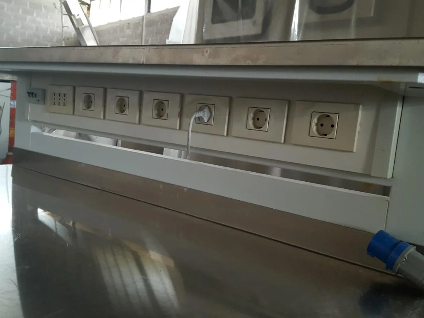 TAVOLO PORTASTRUMENTI IN ACCIAIO INOX - 4