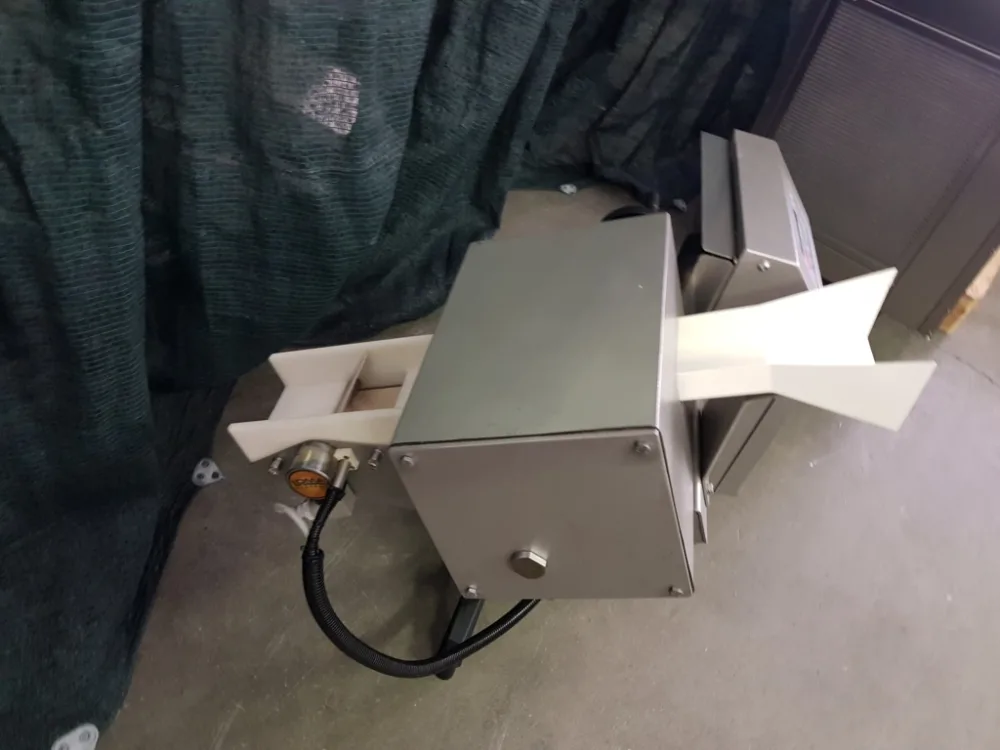 RILEVATORE DI METALLI VERTICALE – LOMA – Mod. SUPERSCAN MICRO