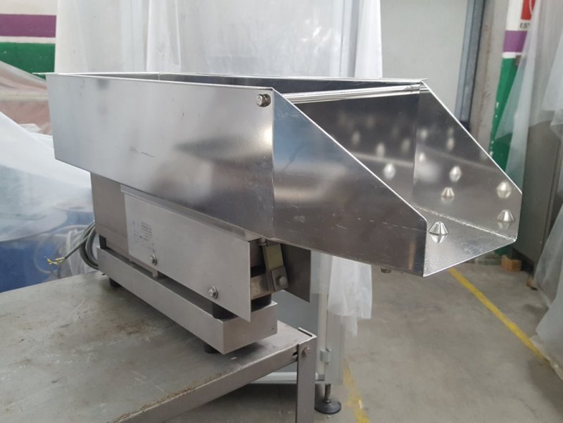 ALIMENTATORE VIBRANTE – EUGEN HENSLE MOD. SFA 45
