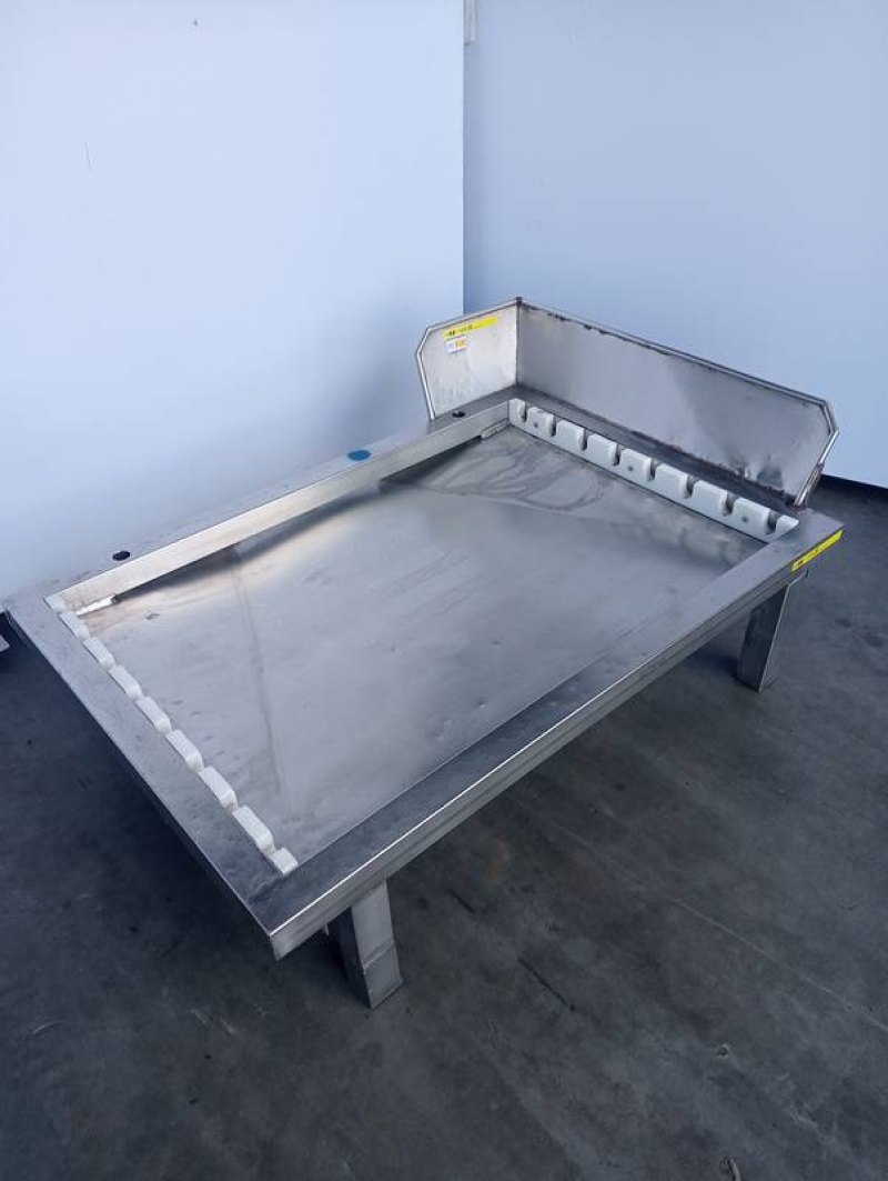 Reception table