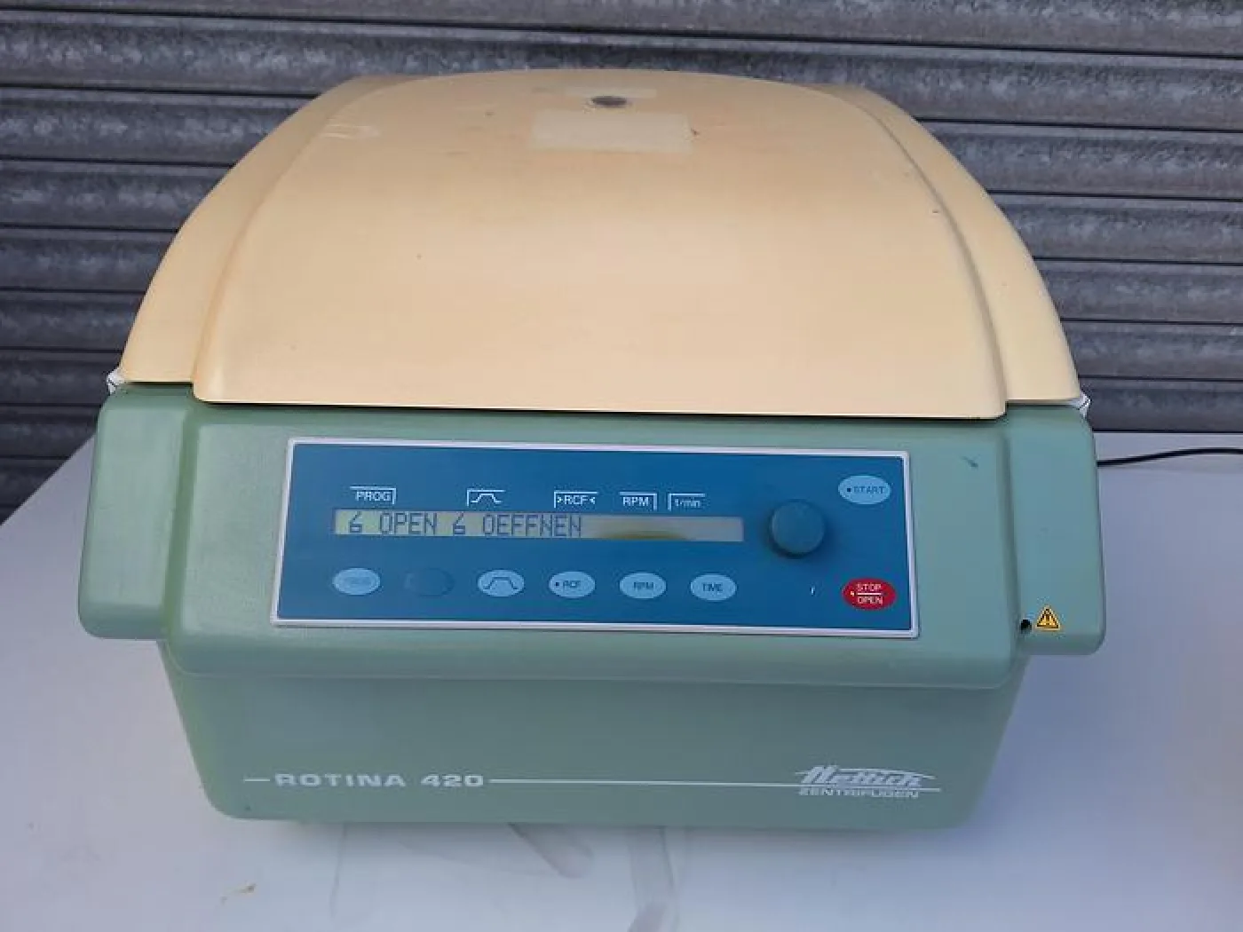 Hettich Rotina 420 Centrifuge - 3