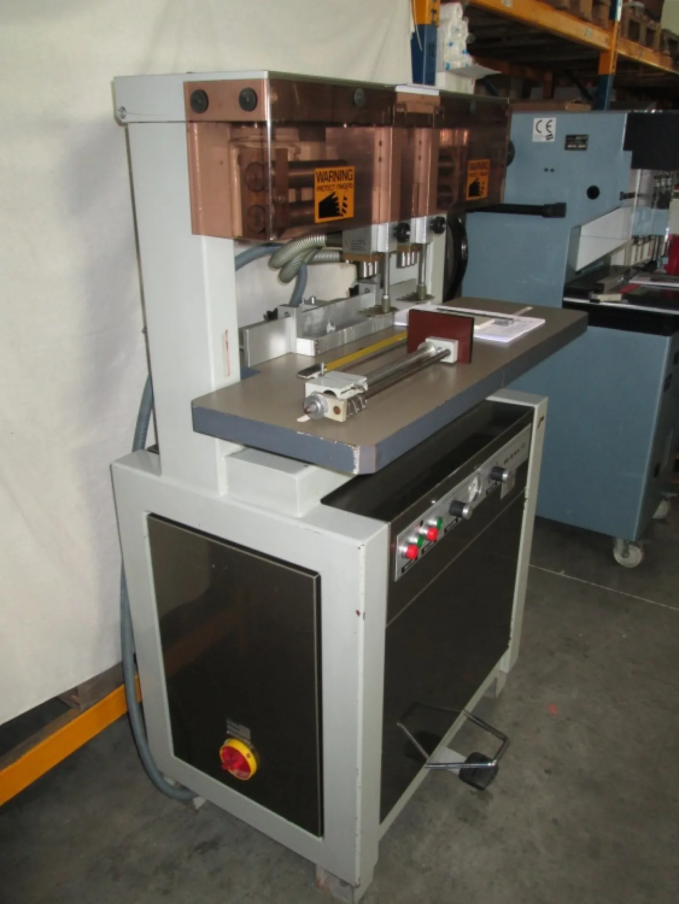 Papierbohrmaschine IRAM 16 - 4
