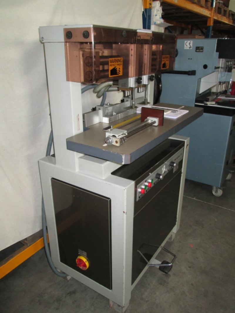 Papierbohrmaschine IRAM 16