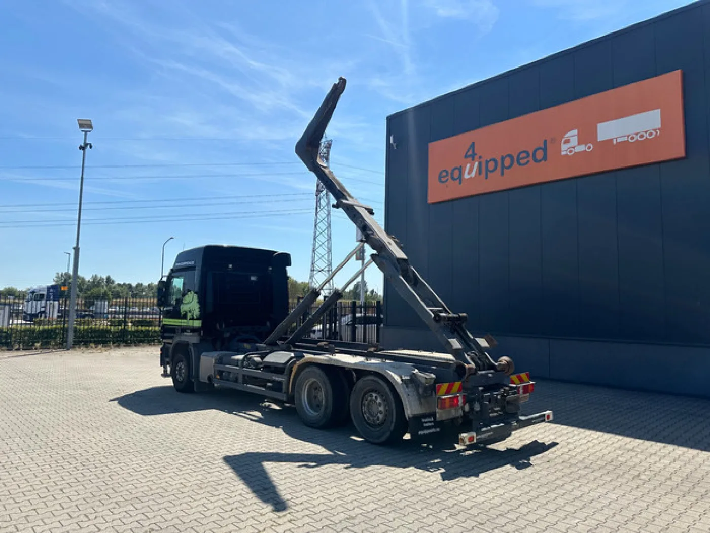 Mercedes-Benz ACTROS 2644 6×2 / 3 PEDALS / RETARDER / MEILLER HOOK (20ton) / 467.835km / E5 - 7