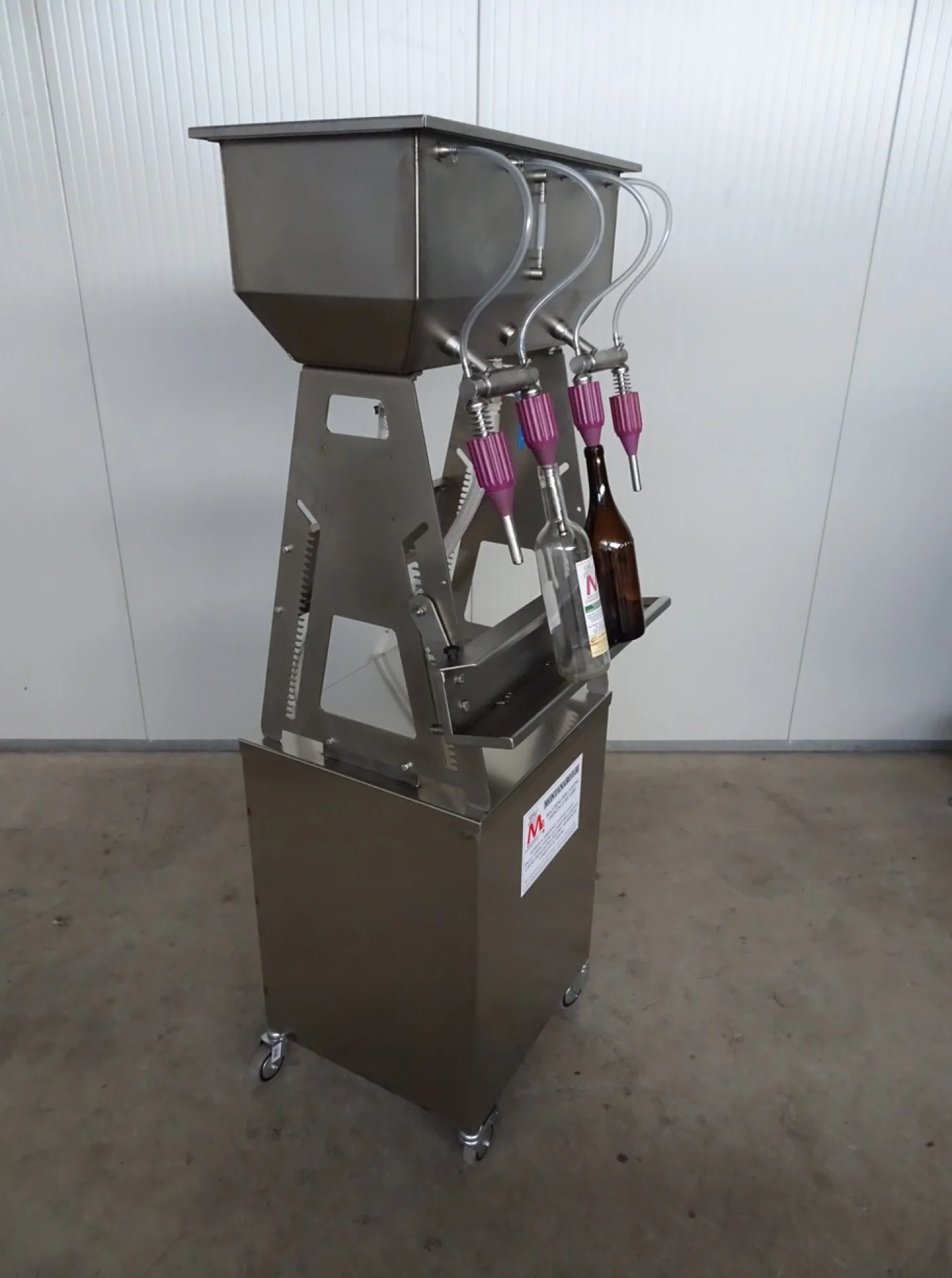 IN-LINE FILLER 4 NOZZLES WITH PUMP AND MECHANIC FLOAT LID NEW MACHINE - 3