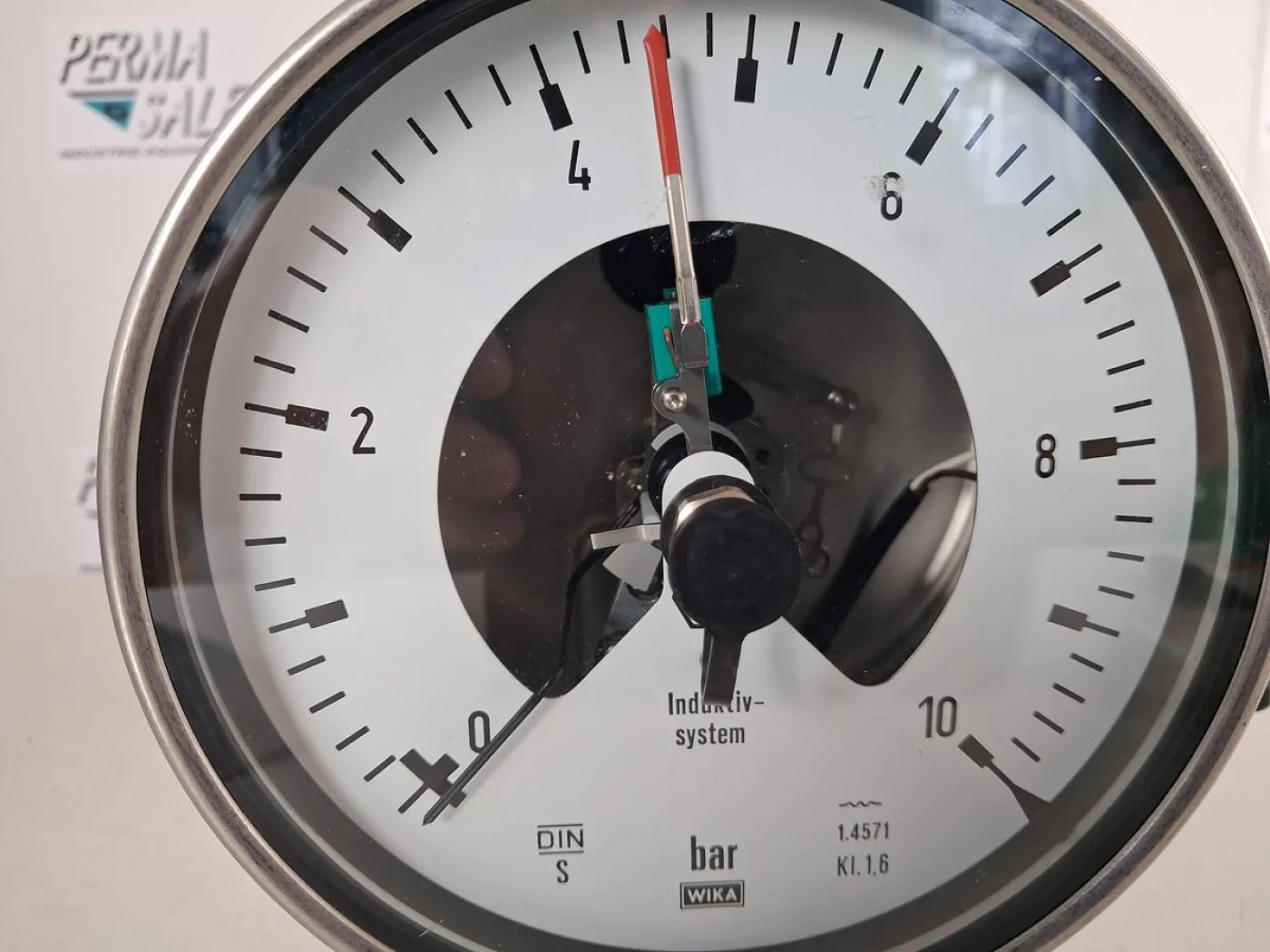 WIKA NG160 Pressure Gauge 0–10 bar with Inductive Contact - 3