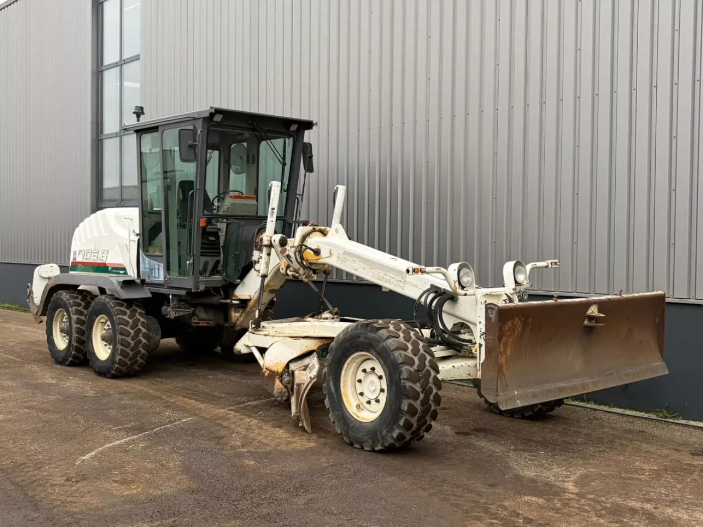 New Holland F106.6/A - 7