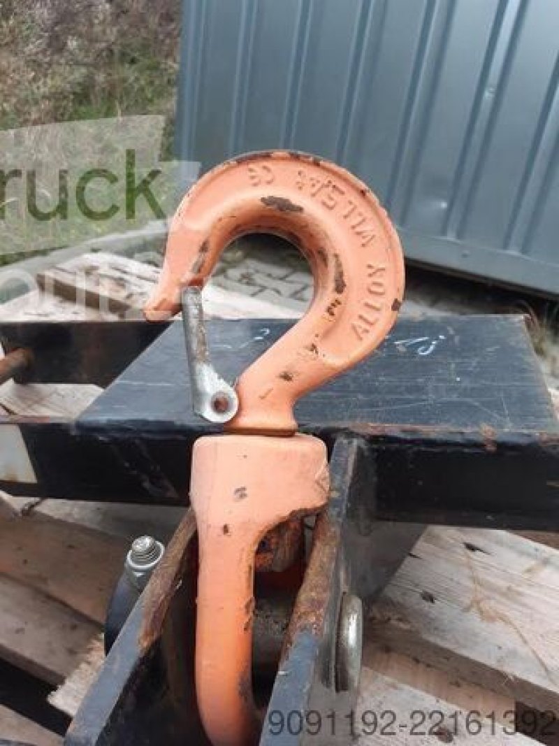 JLG FORK MOUNTED HOOK 4T 2700118