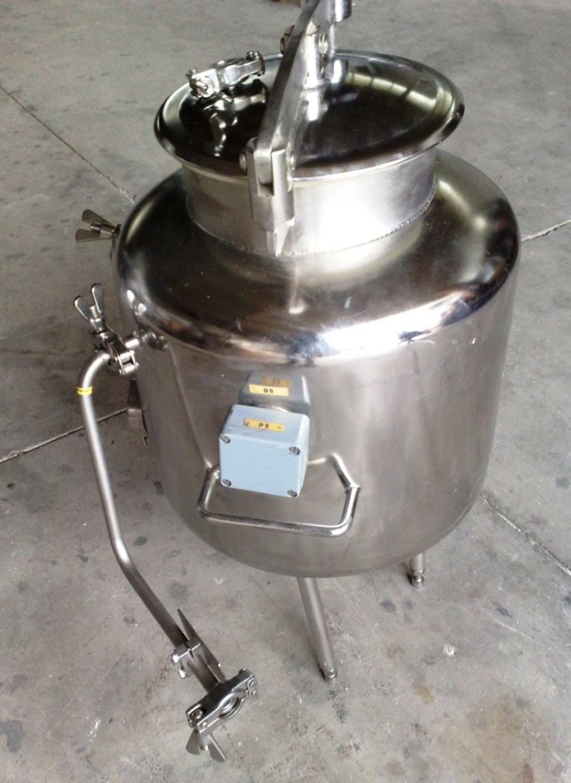 SERBATOIO IN ACCIAIO INOX CON AGITATORE E SPRAYBALL CAPACITÀ 20 LT