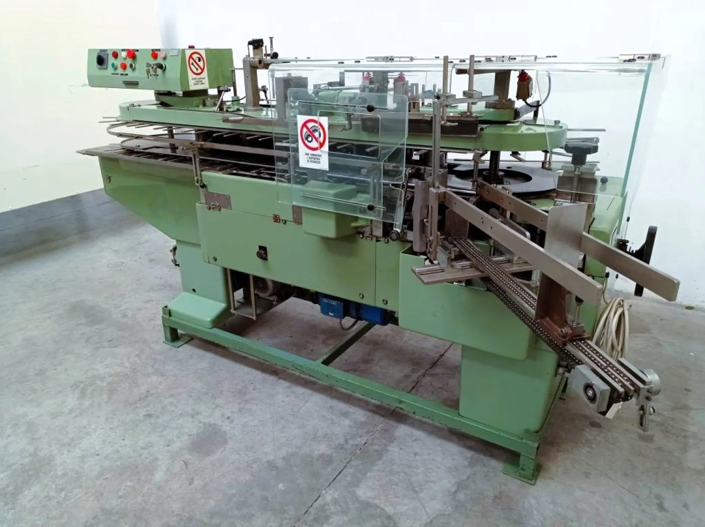 ASTUCCIATRICE VERTICALE – CAM – MOD. AV78 - 4