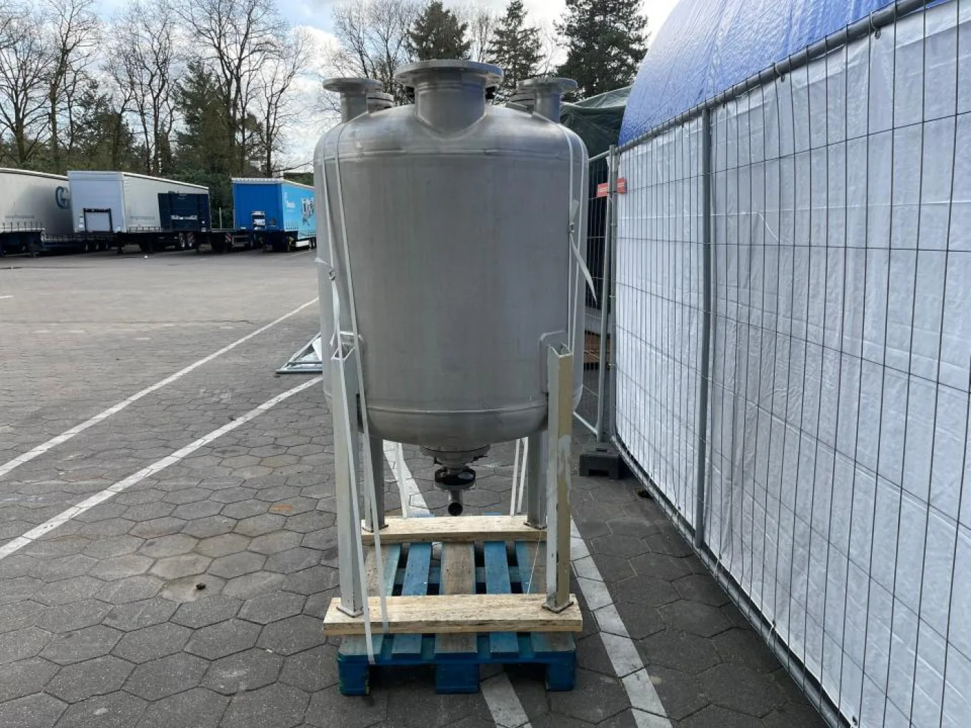 Vertical stainless steel tank / process vessel - 3