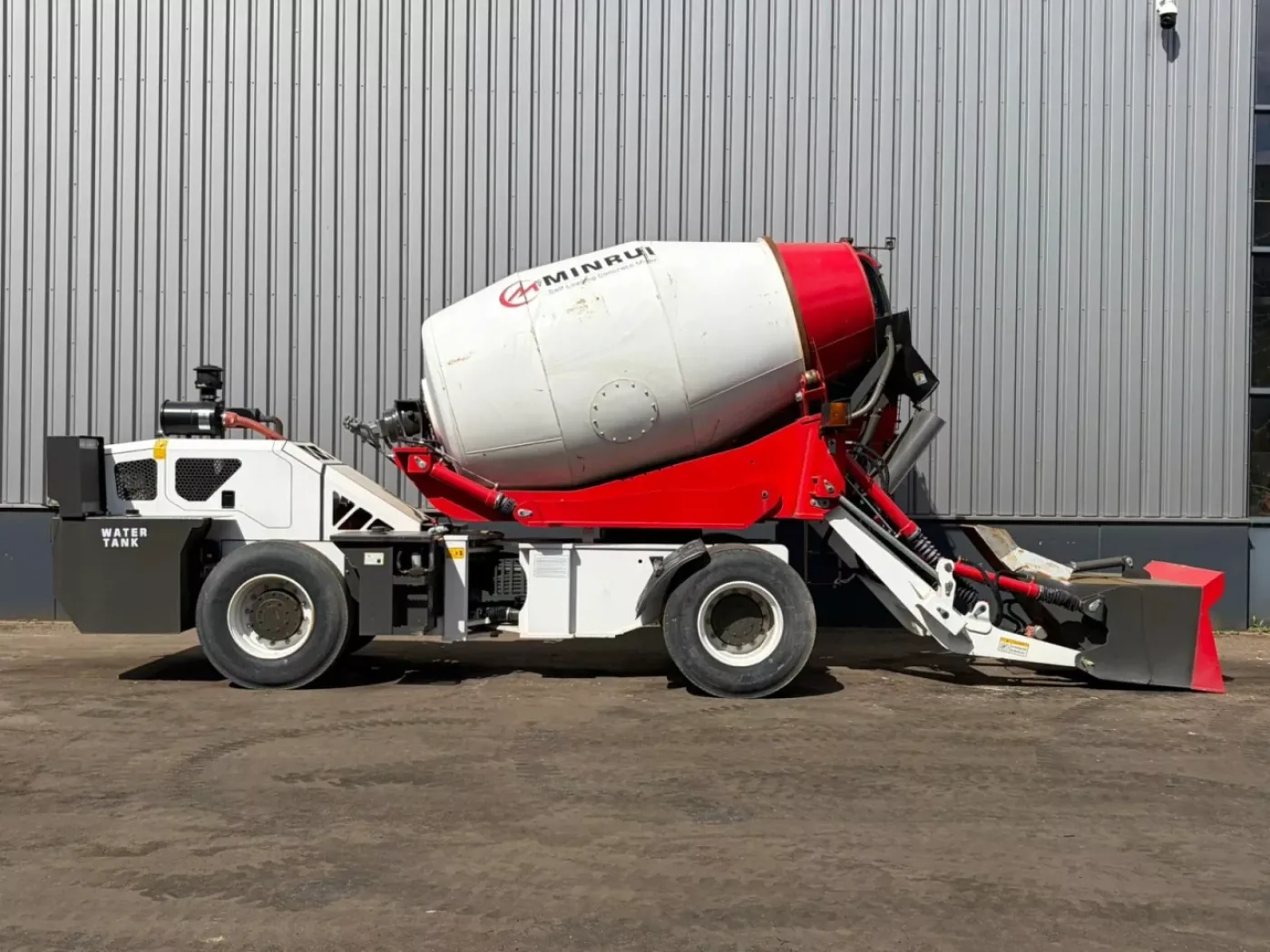 Minrui 4M3 Self Loading Concrete Mixer 4×4 - 6