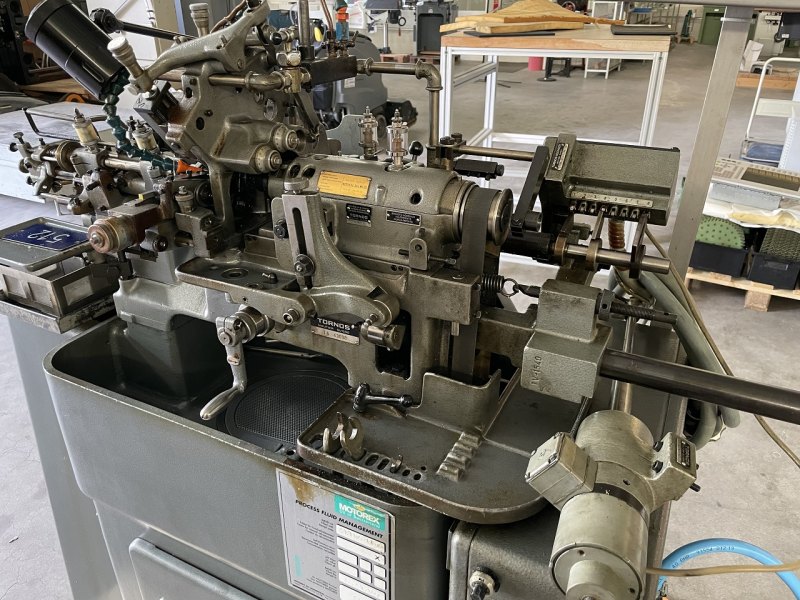 TOUR AUTOMATIQUE A DECOLLETER “TORNOS” TYPE T-4