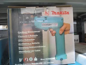 TRAPANO MAKITA MOD. 6094 DW