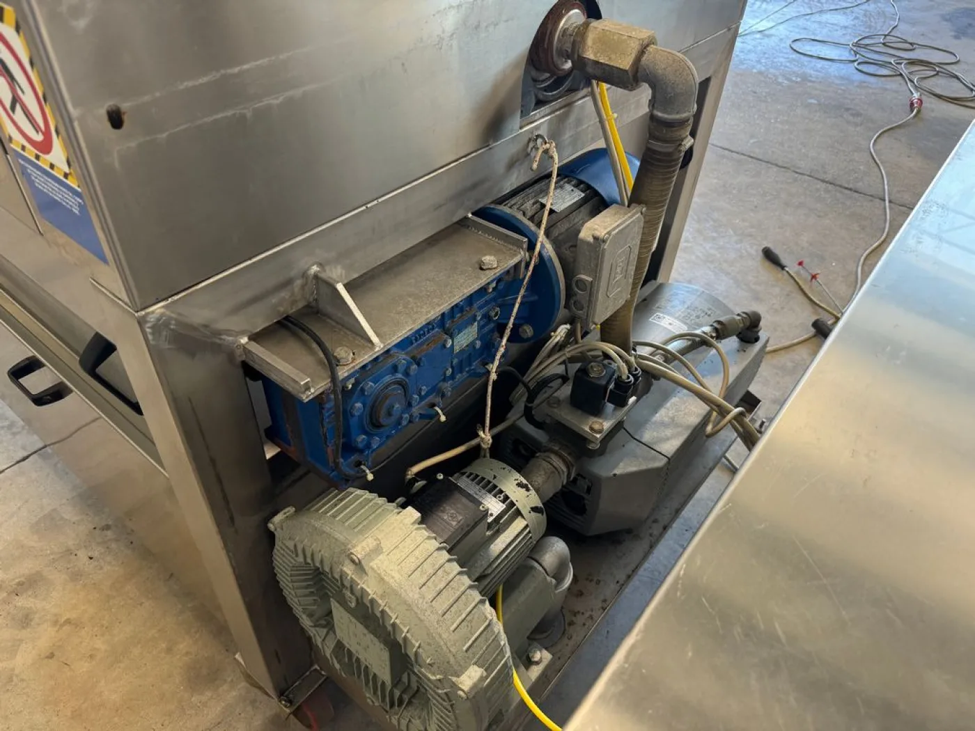 STAINLESS STEEL MEMBRANE PRESS, MIROS FIRM MODEL AVANT 16, CAPACITY HL 16, OPEN CYLINDER, SECOND HAND MACHINE - 2