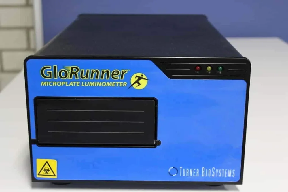Turner BioSystems GloRunner Microplate Luminometer