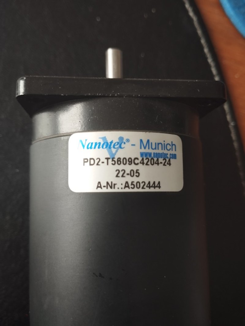 Nanotec Schrittmotor PD2-T 5609C4204-24 Nr. A5024444
