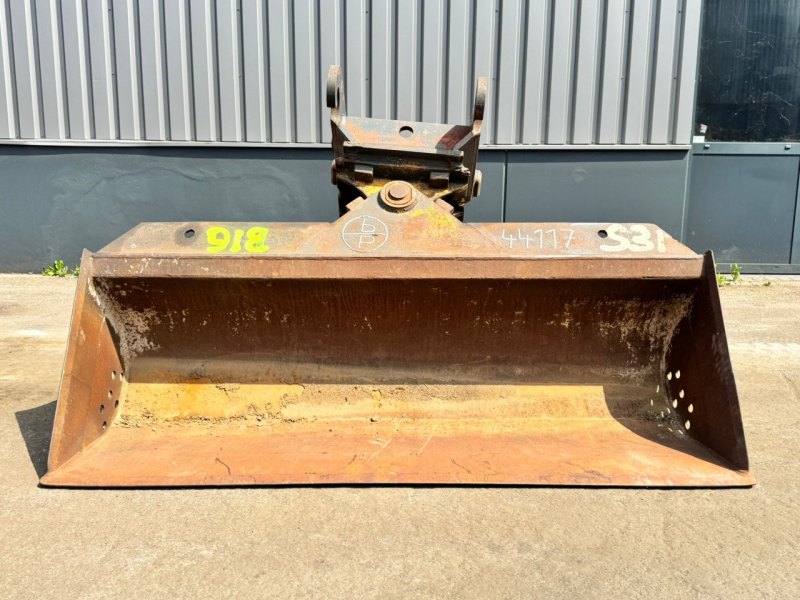 Tiltable ditch cleaning NGT bucket CW40