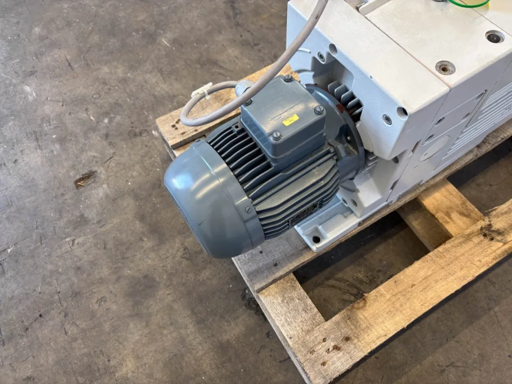 Trivac D65B - Vacuum pump
